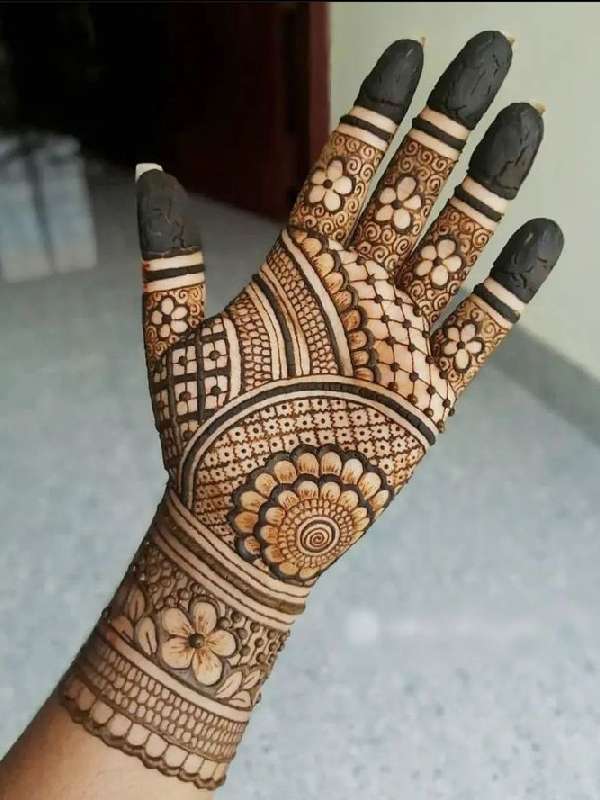 Front Hand Mehndi 