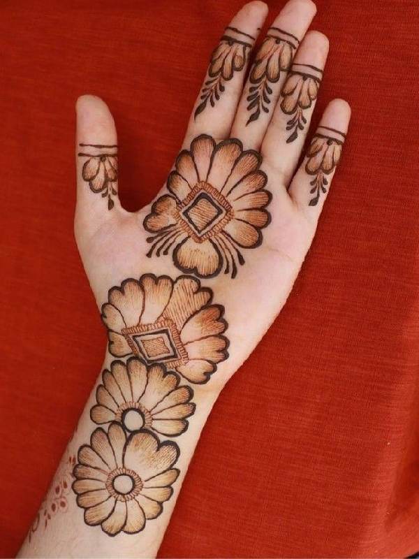 Mehndi Hands