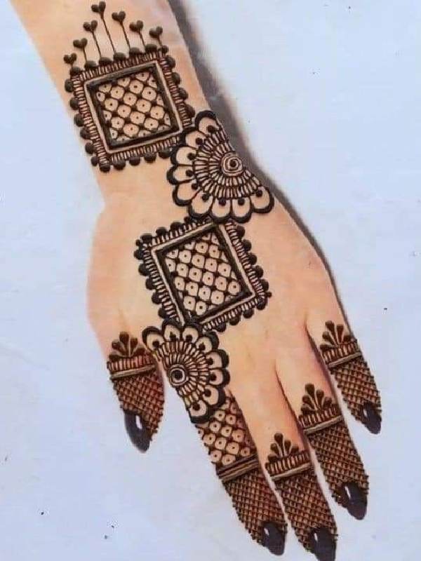 Mehndi Hands